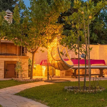 Venetian Shipyard * Gouviá